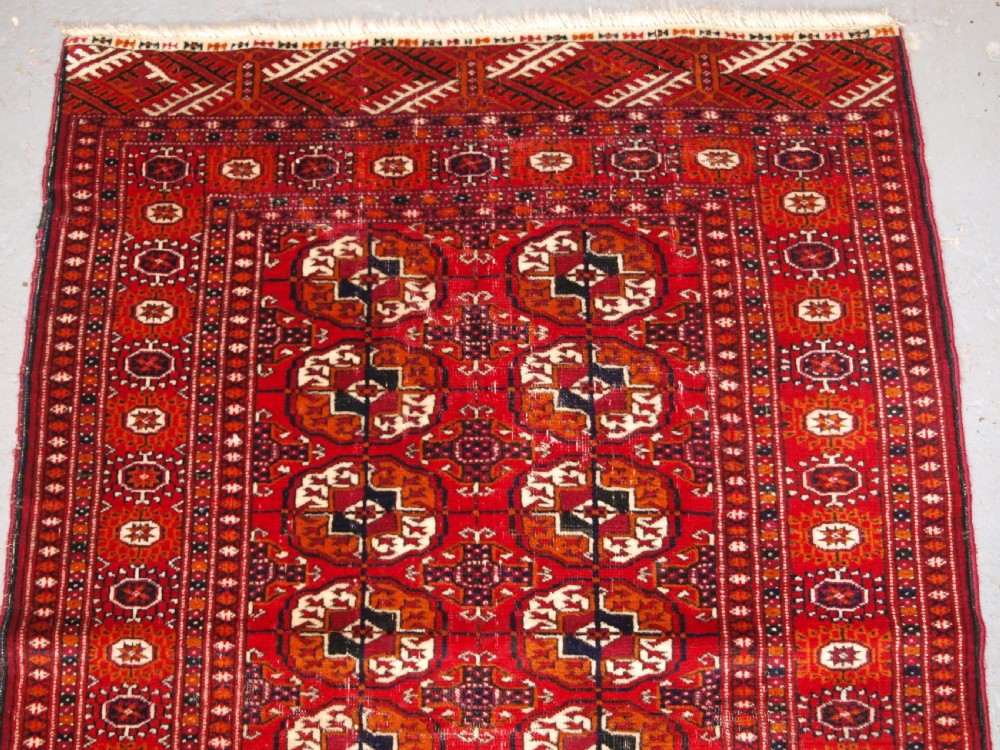 ANTIQUE TEKKE TURKMEN RUG OF SMALL SIZE, CIRCA 1900. View III