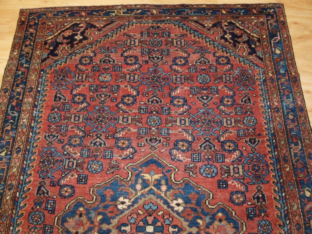 ANTIQUE HAMADAN REGION VILLAGE RUG, GOOD SOFT COLOURS, CIRCA 1900. View IV