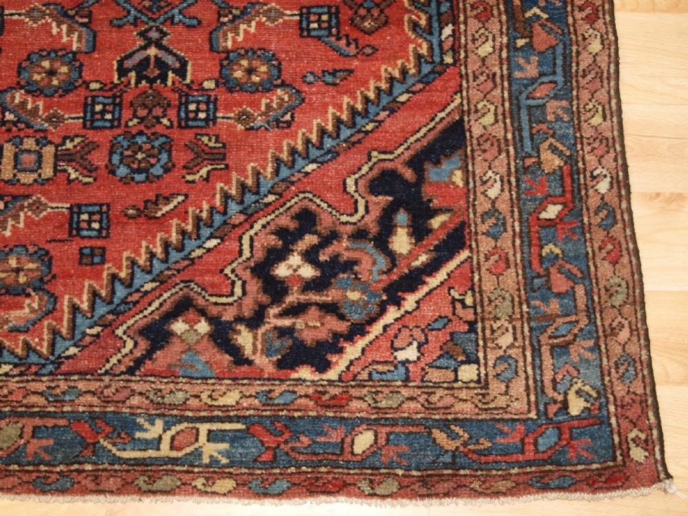 ANTIQUE HAMADAN REGION VILLAGE RUG, GOOD SOFT COLOURS, CIRCA 1900. View X