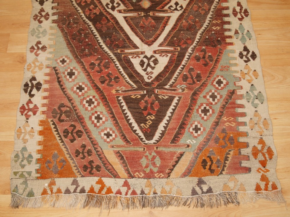 ANTIQUE TURKISH KAYSERI KILIM, SINGLE MEDALLION DESIGN, CIRCA 1920. View VII