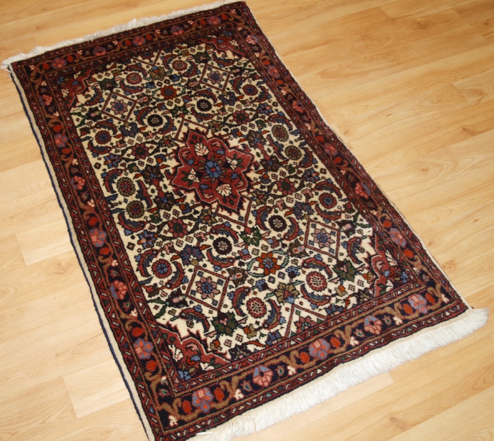 OLD HAMADAN REGION RUG OF SMALL SIZE WITH HERATI DESIGN, CIRCA 1930. View II