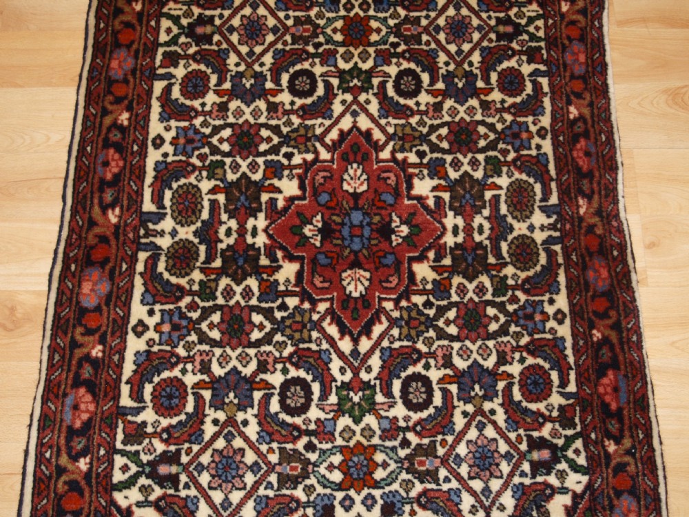 OLD HAMADAN REGION RUG OF SMALL SIZE WITH HERATI DESIGN, CIRCA 1930. View V