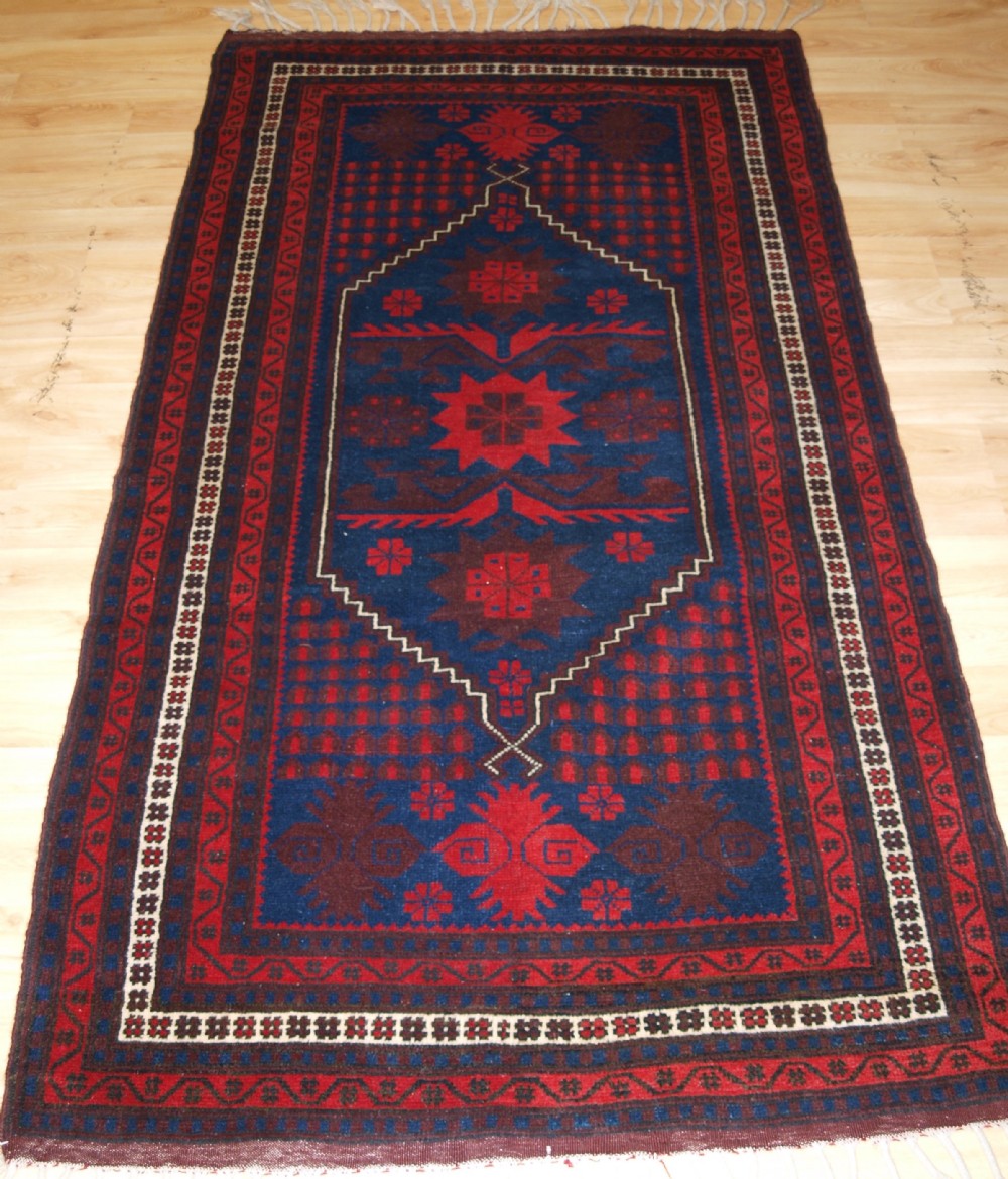 OLD TURKISH YAGCIBEDIR VILLAGE RUG, TRADITIONAL DESIGN, CIRCA 1920/30.