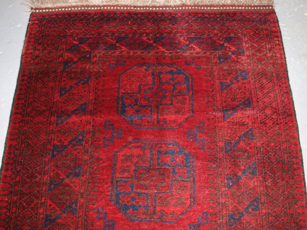 OLD AFGHAN VILLAGE LONG RUG WITH LARGE GULS, SUPERB RUG. CIRCA 1920/30. View III