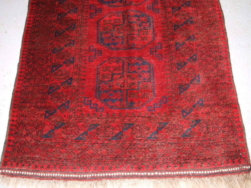 OLD AFGHAN VILLAGE LONG RUG WITH LARGE GULS, SUPERB RUG. CIRCA 1920/30. View V