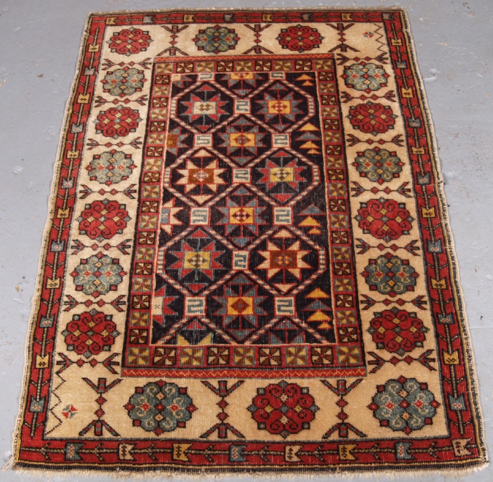 ANTIQUE CAUCASIAN TALISH RUG OF SCARCE SMALL SIZE, CIRCA 1900.
