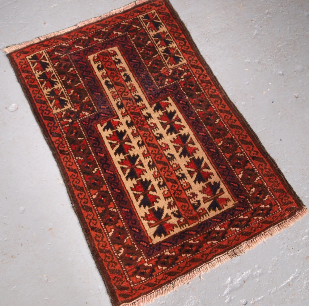 OLD AFGHAN BALUCH CHILDS PRAYER RUG, VERY SWEET SMALL RUG, CIRCA 1920. View II