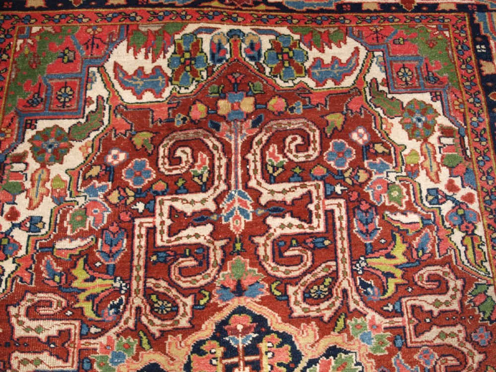 ANTIQUE HERIZ CARPET, SCARCE SMALL ROOM SIZE, CIRCA 1900/20. View VII