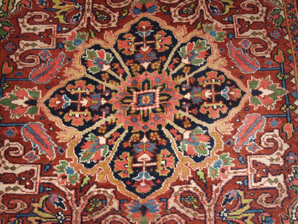ANTIQUE HERIZ CARPET, SCARCE SMALL ROOM SIZE, CIRCA 1900/20. View VIII