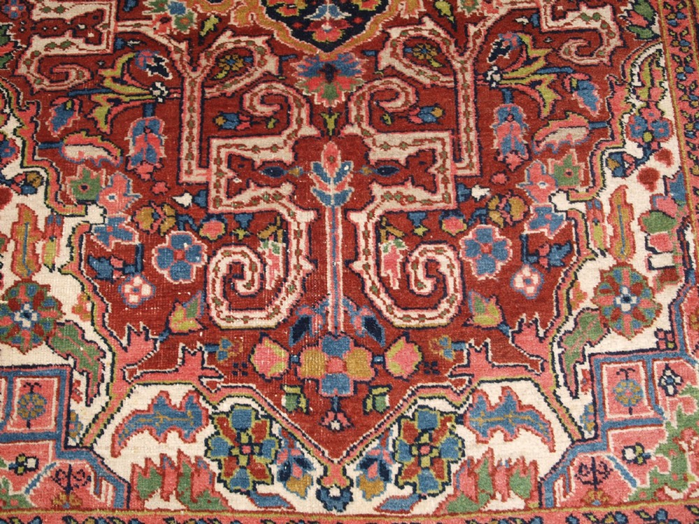 ANTIQUE HERIZ CARPET, SCARCE SMALL ROOM SIZE, CIRCA 1900/20. View IX