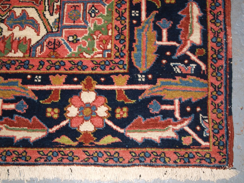 ANTIQUE HERIZ CARPET, SCARCE SMALL ROOM SIZE, CIRCA 1900/20. View X