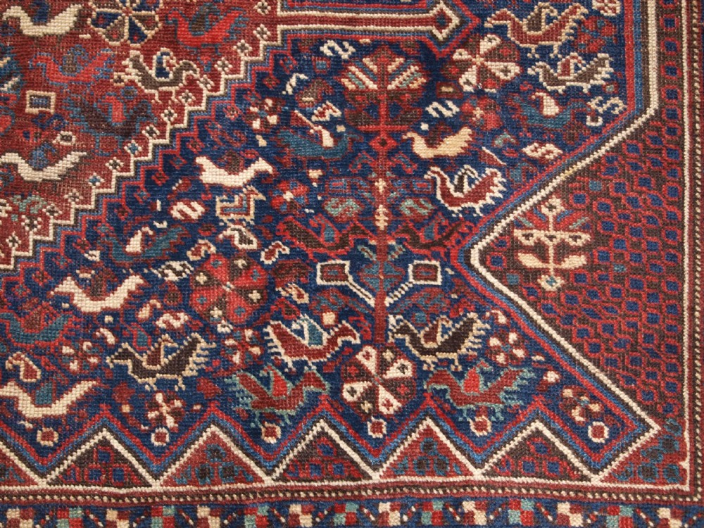 ANTIQUE KHAMSEH RUG WITH ALL OVER CHICKEN DESIGN, CIRCA 1900/20. View X