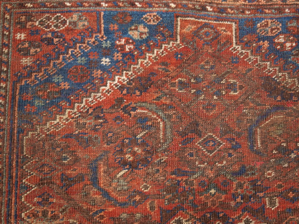 ANTIQUE KHAMSEH BAHARLU TRIBAL RUG, SINGLE MEDALLION, CIRCA 1900/20. View IV