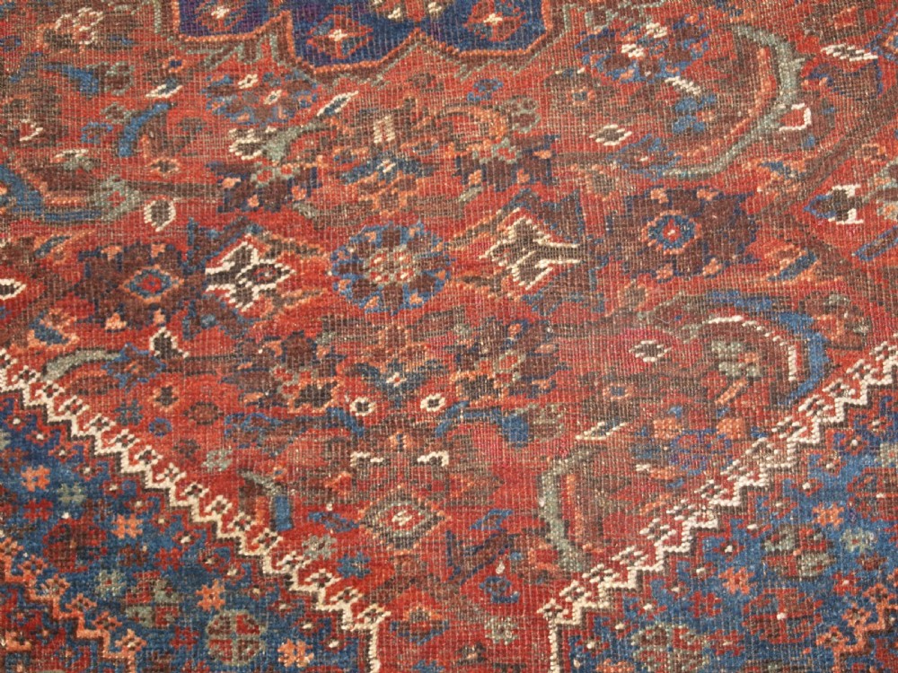 ANTIQUE KHAMSEH BAHARLU TRIBAL RUG, SINGLE MEDALLION, CIRCA 1900/20. View VII