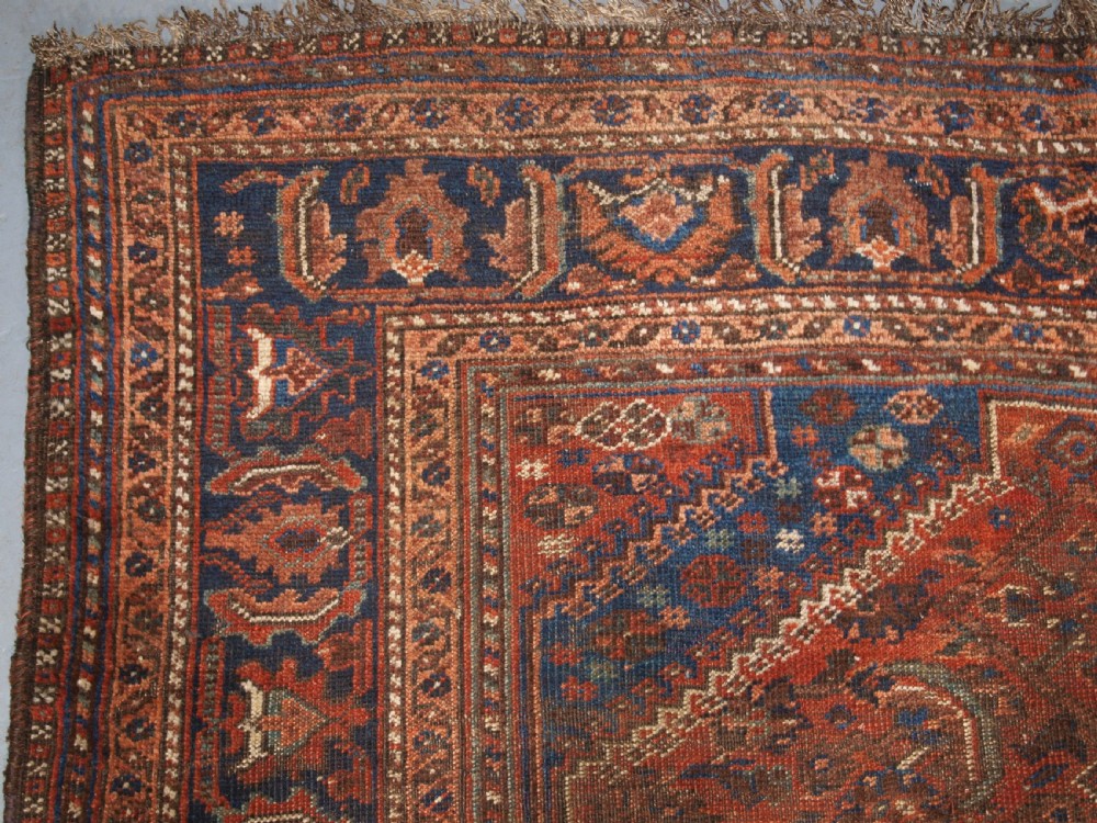 ANTIQUE KHAMSEH BAHARLU TRIBAL RUG, SINGLE MEDALLION, CIRCA 1900/20. View IX