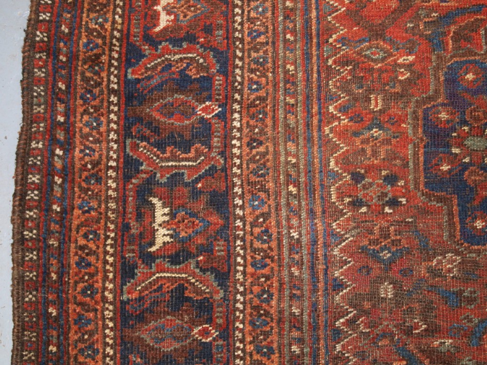 ANTIQUE KHAMSEH BAHARLU TRIBAL RUG, SINGLE MEDALLION, CIRCA 1900/20. View XII