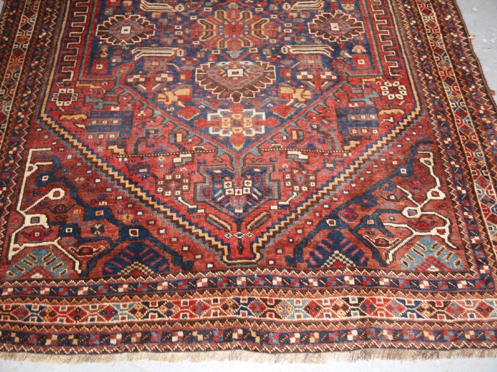 ANTIQUE KHAMSEH TRIBAL RUG WITH SUPERB DESIGN AND COLOUR, CIRCA 1900/20. View V