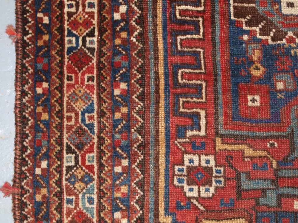 ANTIQUE KHAMSEH TRIBAL RUG WITH SUPERB DESIGN AND COLOUR, CIRCA 1900/20. View VII