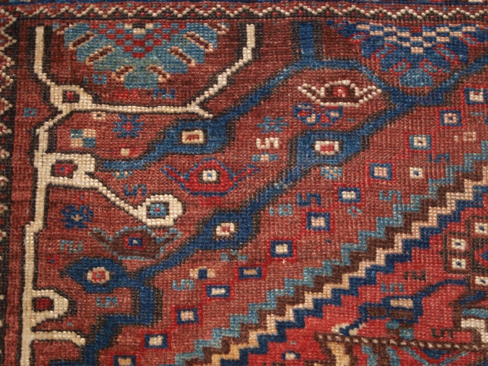 ANTIQUE KHAMSEH TRIBAL RUG WITH SUPERB DESIGN AND COLOUR, CIRCA 1900/20. View VIII