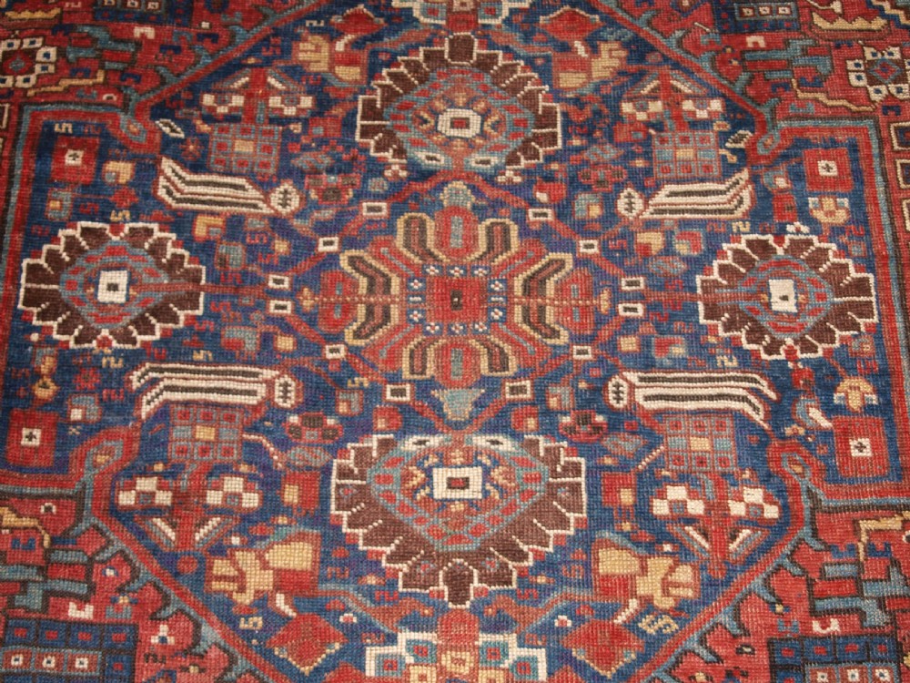 ANTIQUE KHAMSEH TRIBAL RUG WITH SUPERB DESIGN AND COLOUR, CIRCA 1900/20. View IX
