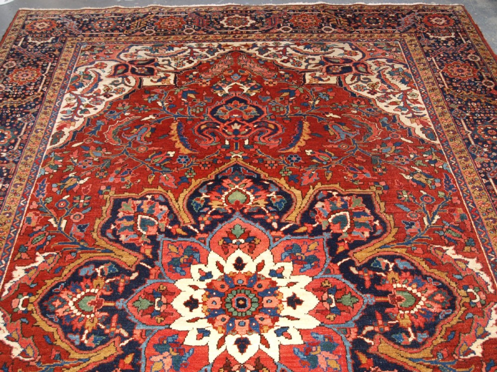 ANTIQUE AHAR HERIZ CARPET, CLASSIC DESIGN, SUPERB CONDITION, CIRCA 1900/20. View V