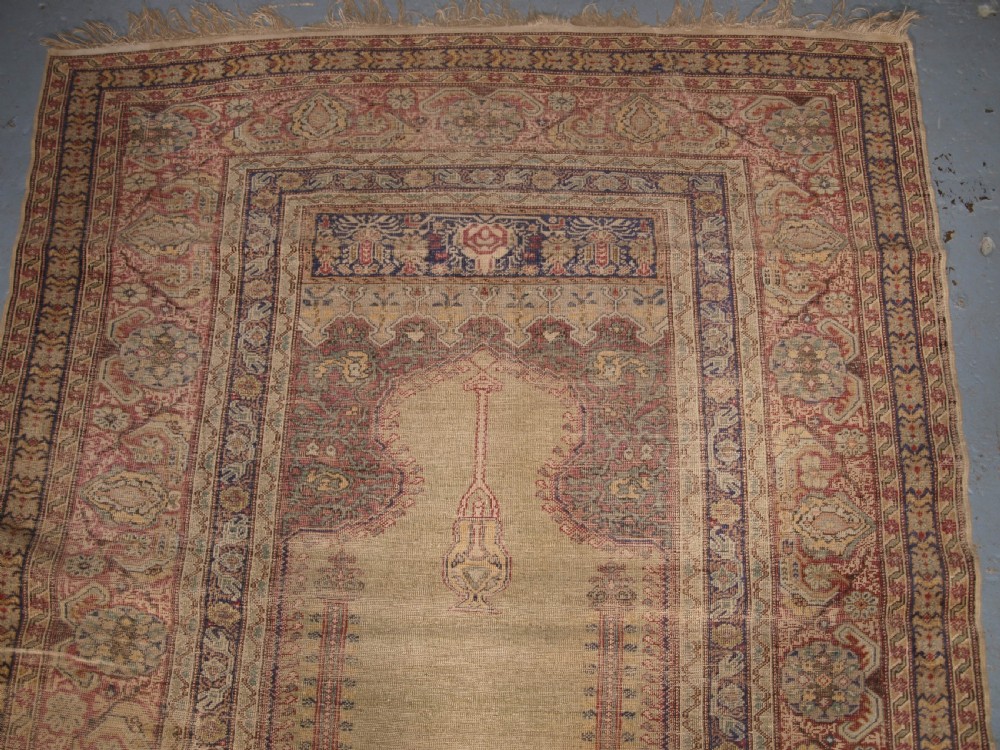 ANTIQUE TURKISH GHIORDES PRAYER RUG, CLASSIC DESIGN, 2ND HALF 19TH CENTURY. View III