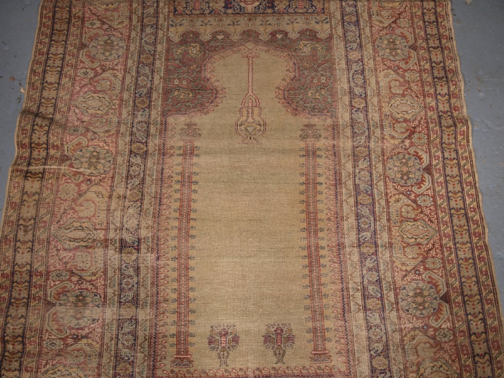 ANTIQUE TURKISH GHIORDES PRAYER RUG, CLASSIC DESIGN, 2ND HALF 19TH CENTURY. View IV