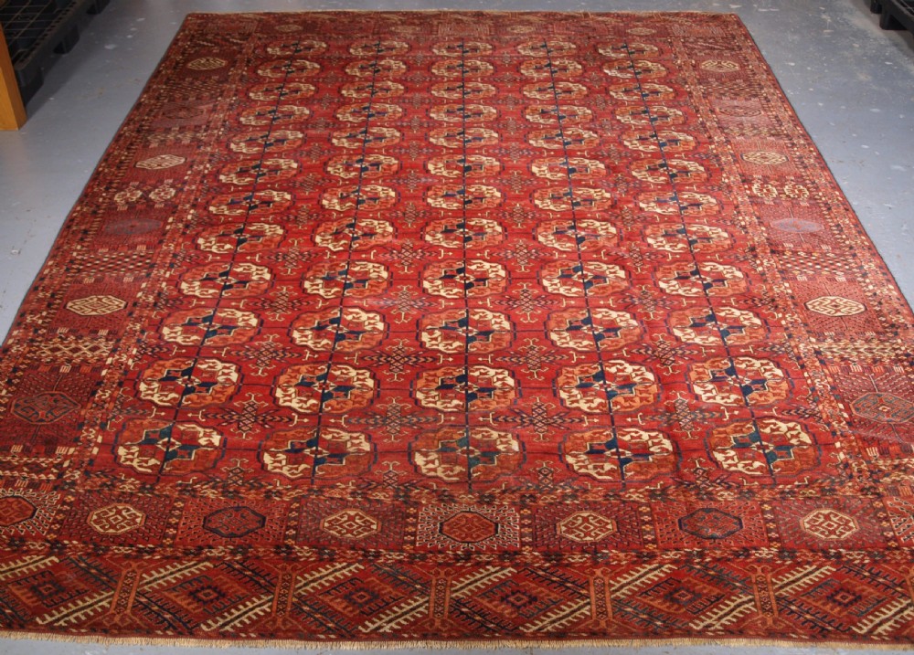 ANTIQUE TEKKE TURKMEN MAIN CARPET, LARGE ROUND GULS, CIRCA 1880. View II