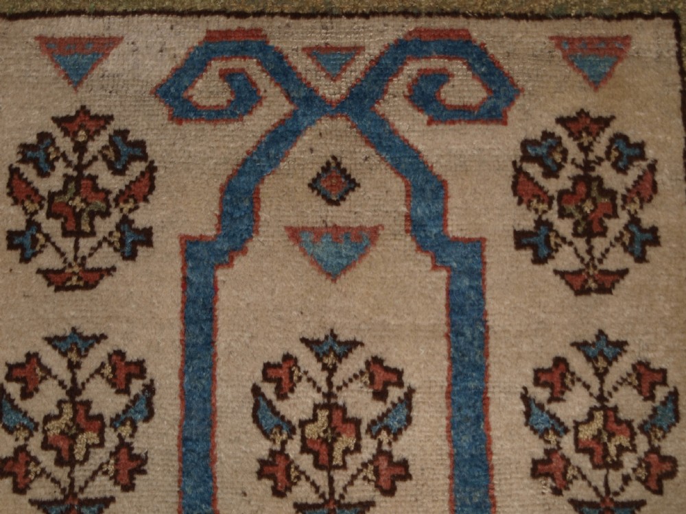 ANTIQUE TURKISH MANASTIR PRAYER RUG, RAMS HORN MIHRAB, CIRCA 1900. View V