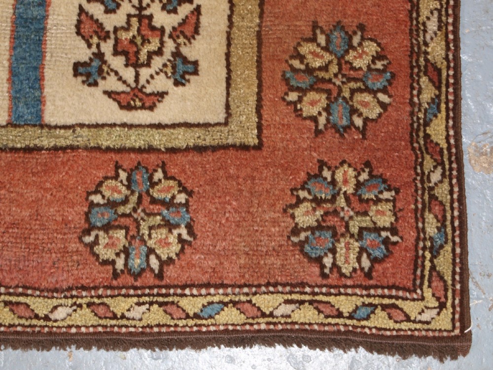 ANTIQUE TURKISH MANASTIR PRAYER RUG, RAMS HORN MIHRAB, CIRCA 1900. View IX