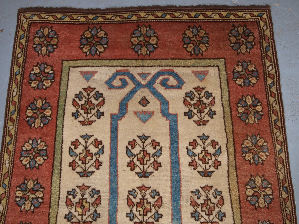 ANTIQUE TURKISH MANASTIR PRAYER RUG, RAMS HORN MIHRAB, CIRCA 1900. View XI