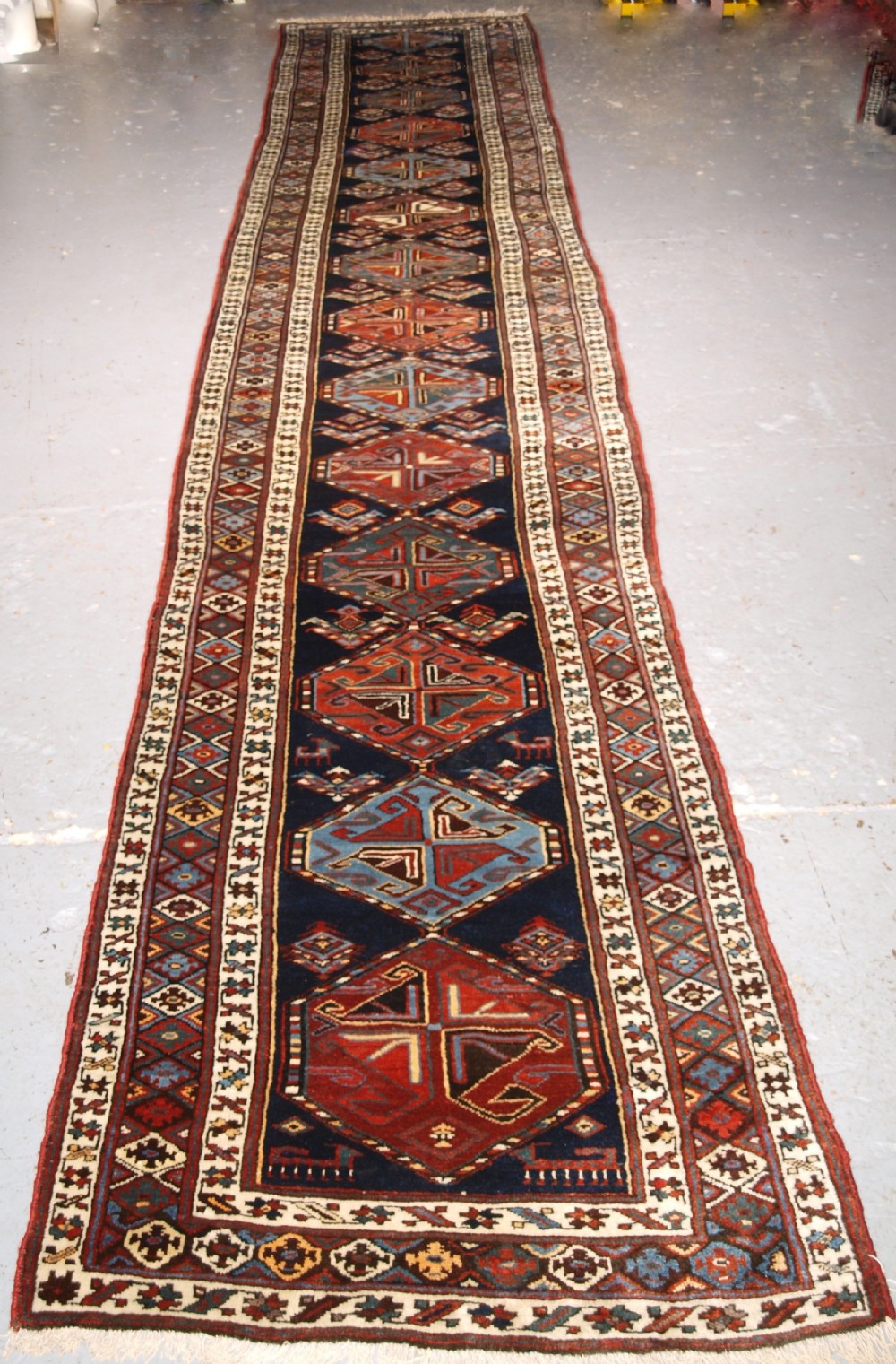 ANTIQUE KURDISH RUNNER, LONG LENGTH, EXCELLENT CONDITION, CIRCA 1920.