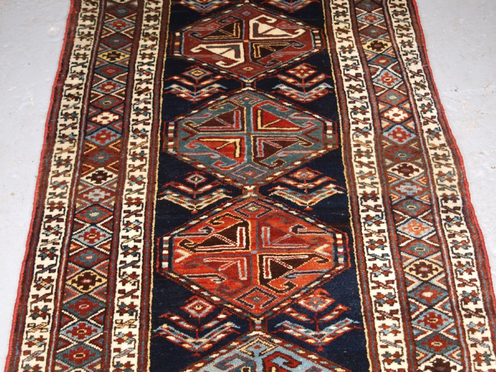 ANTIQUE KURDISH RUNNER, LONG LENGTH, EXCELLENT CONDITION, CIRCA 1920. View IV