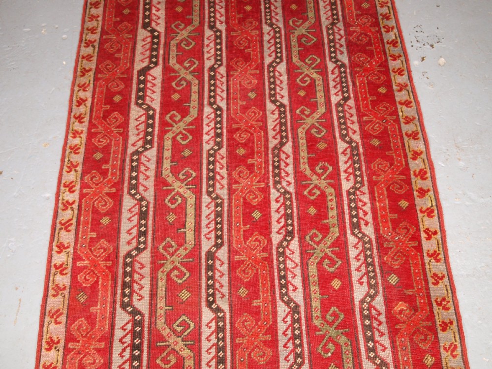 ANTIQUE TURKISH KIRSEHIR VILLAGE RUNNER WITH TRADITIONAL VINE DESIGN, CIRCA 1900. View IV