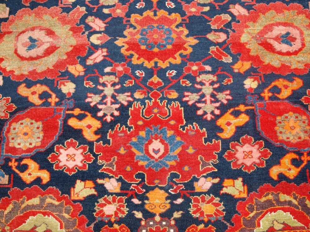 ANTIQUE MALAYER RUG, VERY FINE WEAVE WITH HARSHANG DESIGN, CIRCA 1900. View X