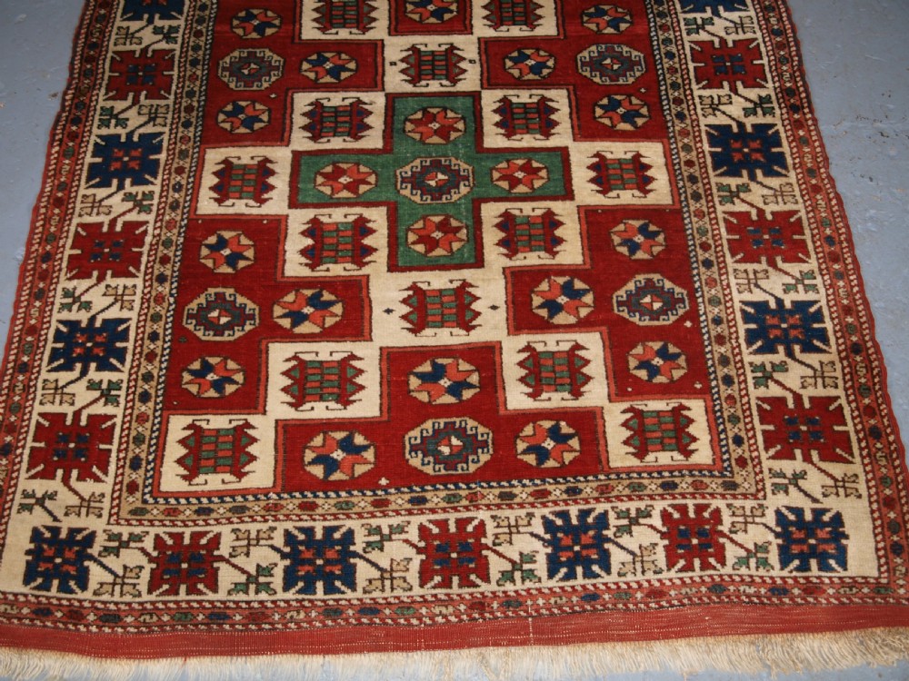 OLD TURKISH BERGAMA REGION RUG WITH TRADITIONAL DESIGN, CIRCA 1920. View V