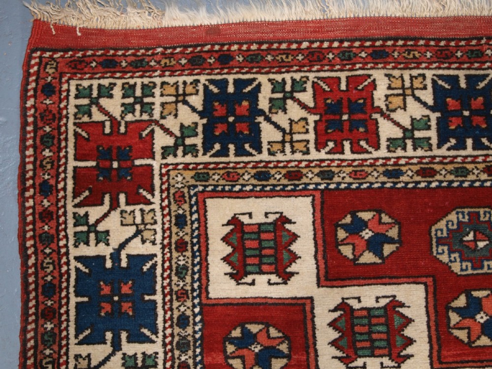 OLD TURKISH BERGAMA REGION RUG WITH TRADITIONAL DESIGN, CIRCA 1920. View VI