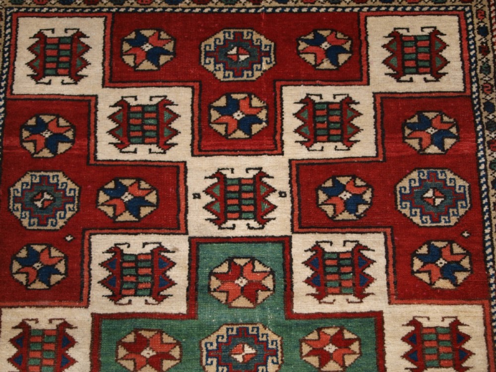 OLD TURKISH BERGAMA REGION RUG WITH TRADITIONAL DESIGN, CIRCA 1920. View VIII