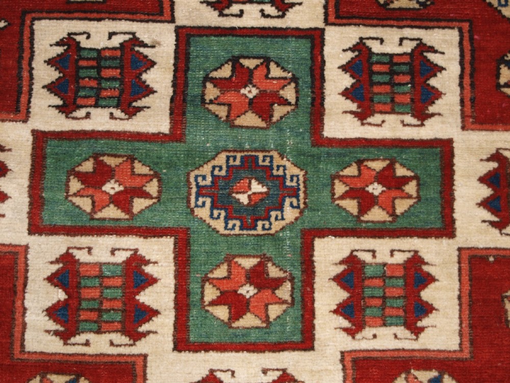 OLD TURKISH BERGAMA REGION RUG WITH TRADITIONAL DESIGN, CIRCA 1920. View IX