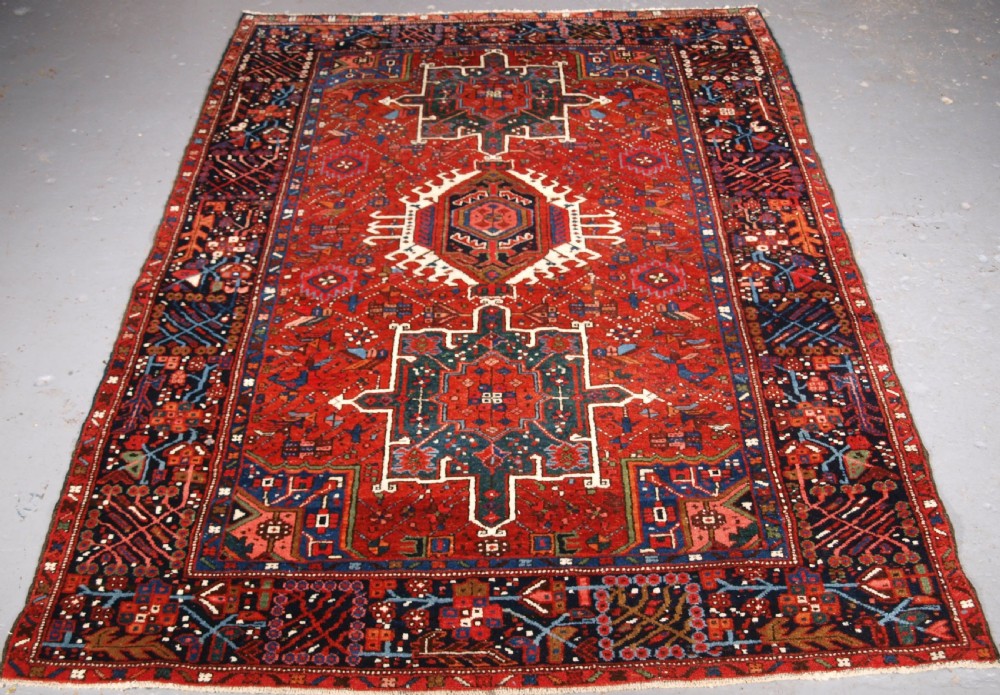 ANTIQUE KARAJA RUG OF CLASSIC DESIGN, HARD WEARING FURNISHING RUG, CIRCA 1900/20.