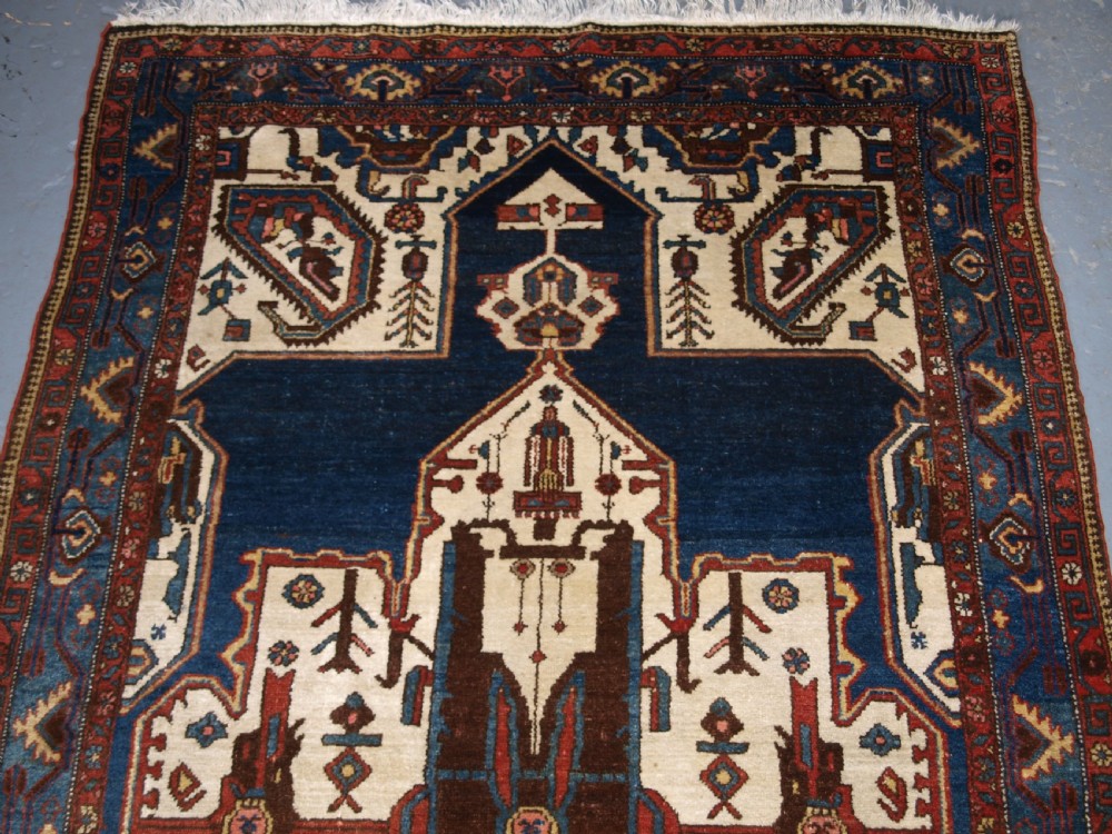 ANTIQUE HAMADAN REGION VILLAGE RUG, UNUSUAL DESIGN, CIRCA 1920. View III