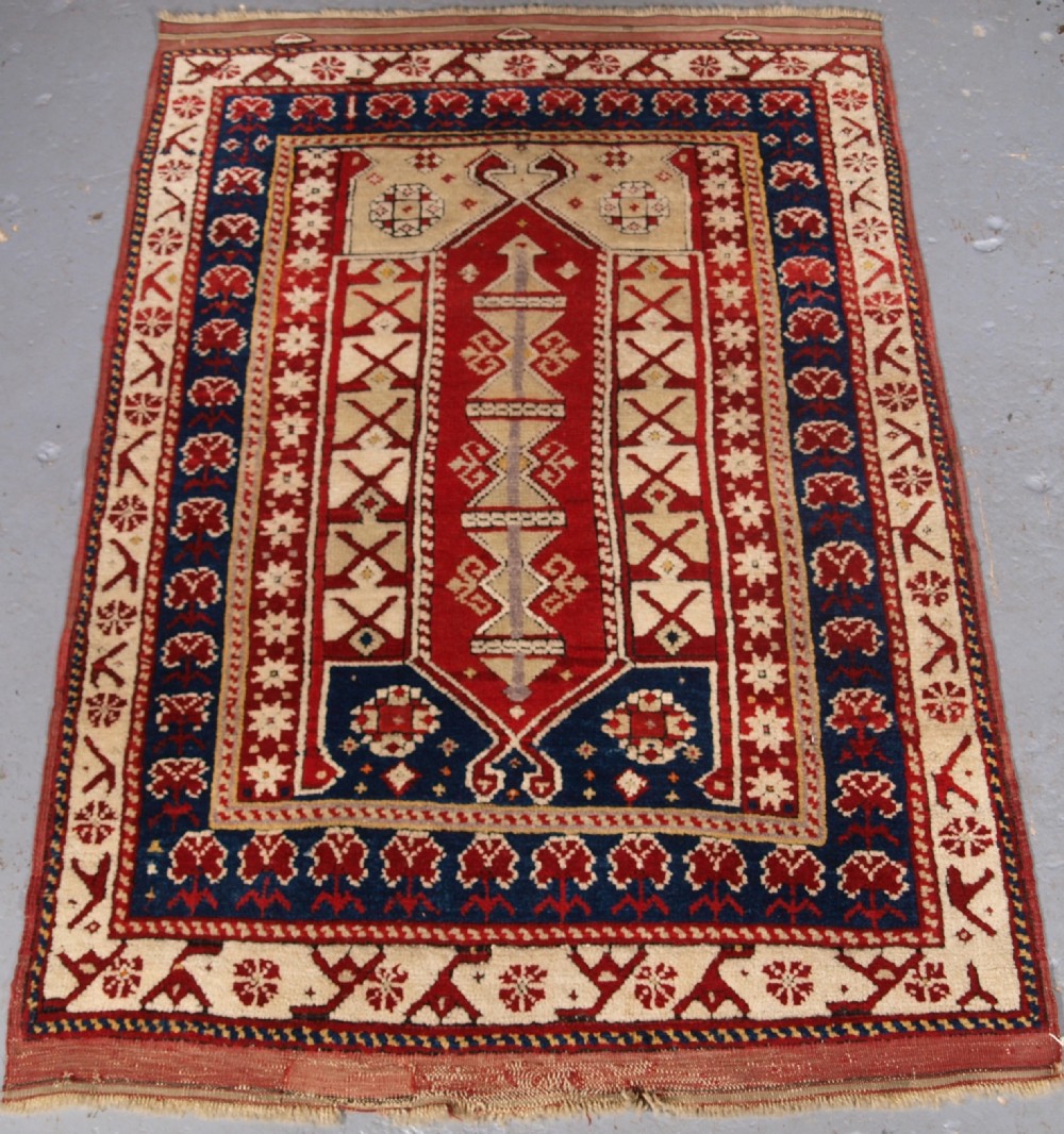 ANTIQUE TURKISH BERGAMA REGION PRAYER RUG, EXCELLENT CONDITION, CIRCA 1900.
