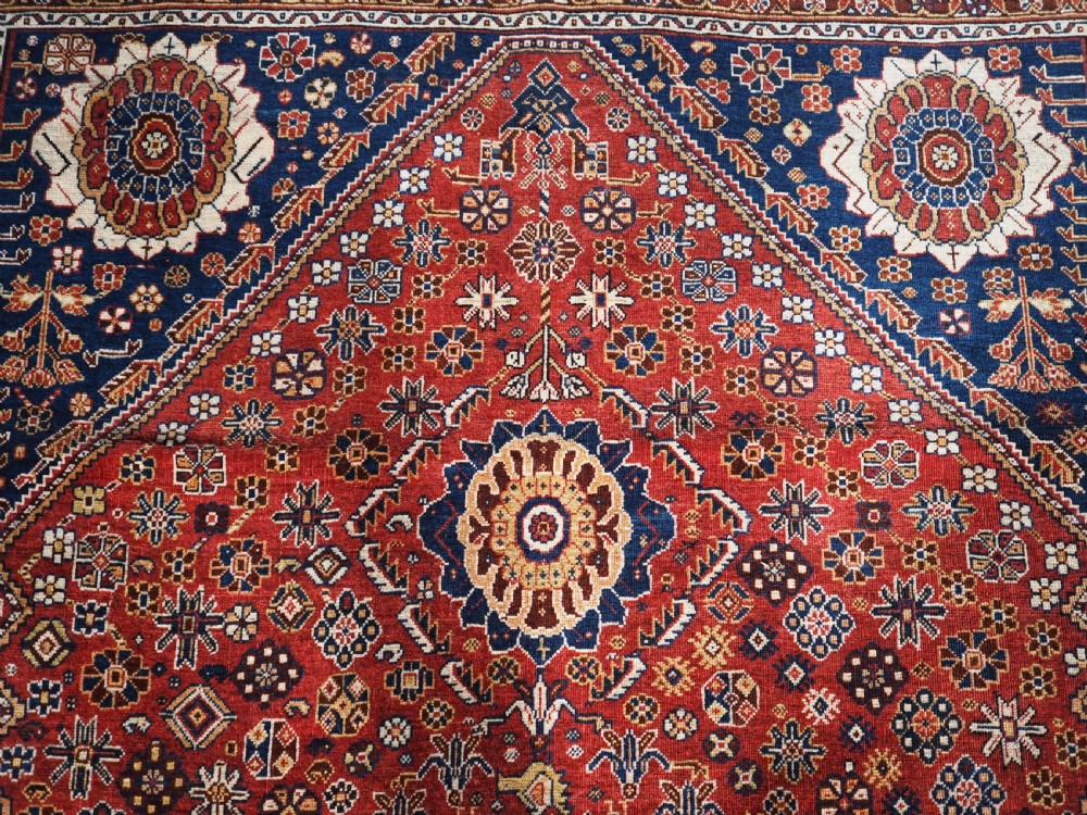 ANTIQUE SILK WEFTED TRIBAL QASHQAI RUG, OUTSTANDING EXAMPLE, CIRCA 1890. View VII