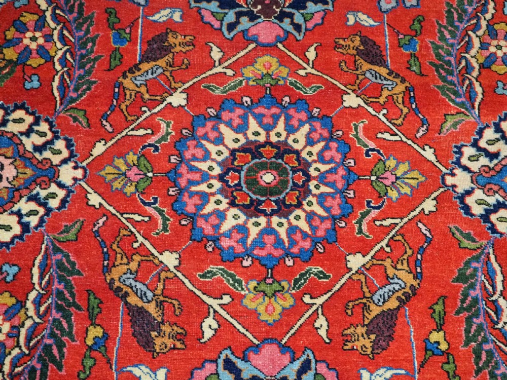 ANTIQUE TABRIZ CARPET WITH BIRDS AND LIONS, EXCELLENT CONDITION, CIRCA 1900/20. View X
