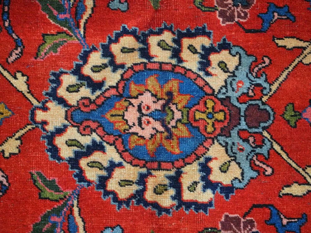 ANTIQUE TABRIZ CARPET WITH BIRDS AND LIONS, EXCELLENT CONDITION, CIRCA 1900/20. View XIII