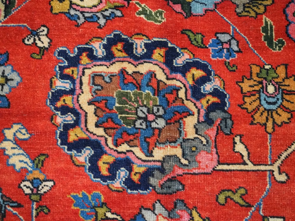ANTIQUE TABRIZ CARPET WITH BIRDS AND LIONS, EXCELLENT CONDITION, CIRCA 1900/20. View XIV