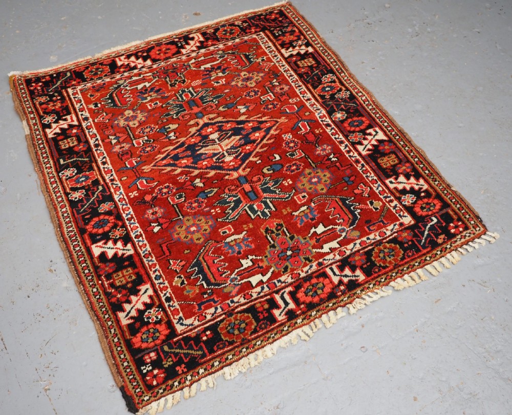 ANTIQUE HERIZ RUG OF SMALL SIZE, EXCELLENT CONDITION, CIRCA 1900/20. View II