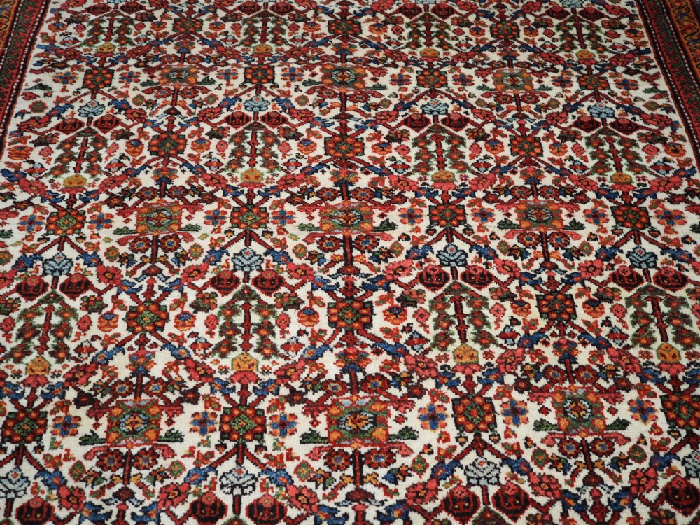 ANTIQUE FERAGHAN REGION VILLAGE CARPET, PERFECT CONDITION, CIRCA 1900/20. View V