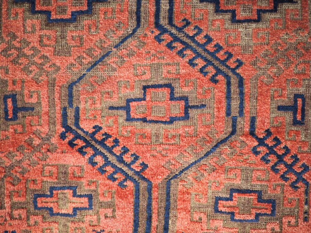ANTIQUE BALUCH PRAYER RUG WITH LARGE LATTICE DESIGN, CIRCA 1900. View X