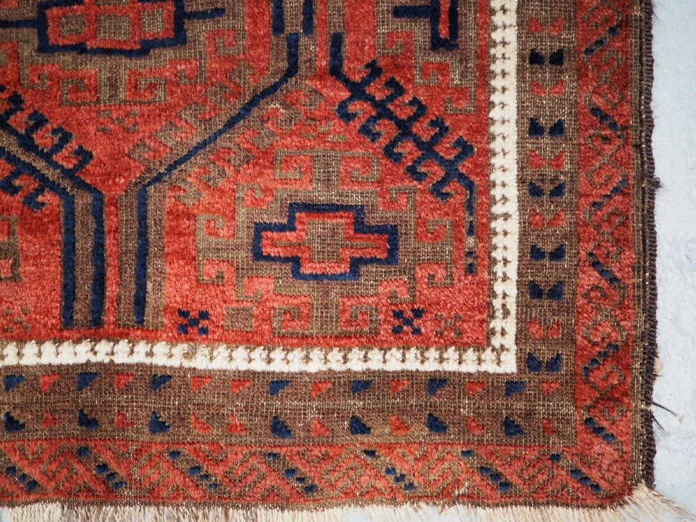 ANTIQUE BALUCH PRAYER RUG WITH LARGE LATTICE DESIGN, CIRCA 1900. View XI